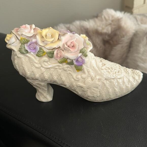 Beautiful High-Glazed Collectible Shoe with Pastel Florals - Picture 1 of 10